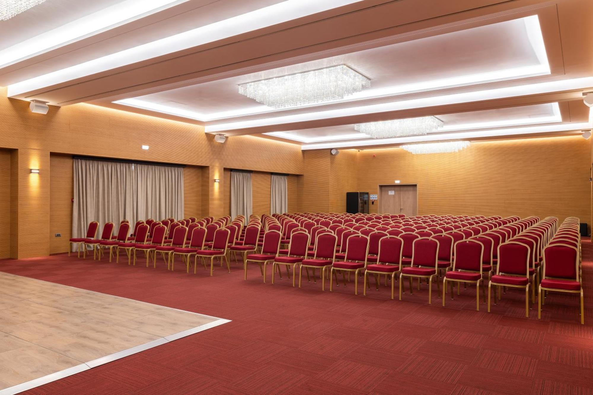 Acandia Hotel 4*